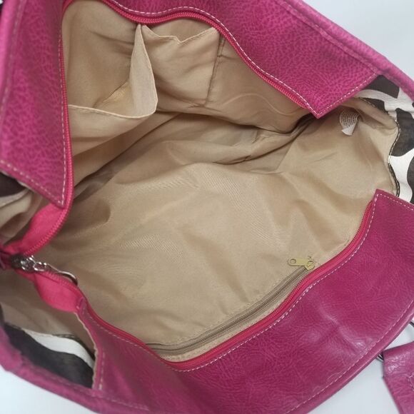 Safari Print Tote Bag Accented in Beautiful Bright Pink. - Picture 14 of 16